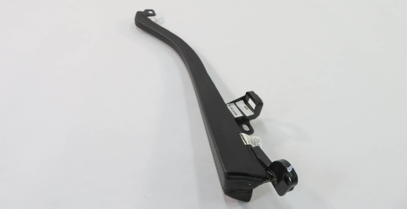 Thumbnail 3: 2011 BMW 535i (F10) LEFT FRONT CENTER CONSOLE EDGE TRIM PIECE (BLACK LEATHER)
