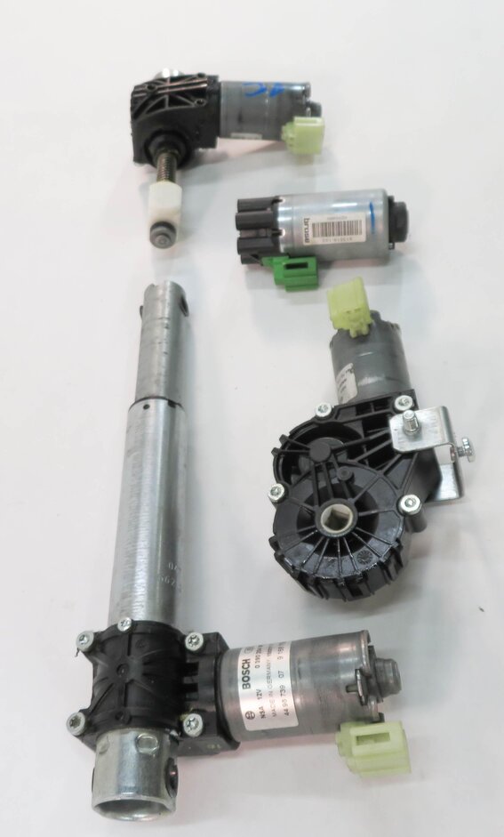 Thumbnail 3: 2011 BMW 535i (F10) RIGHT FRONT PASSENGER POWER SEAT ADJUSTMENT MOTOR SET-4