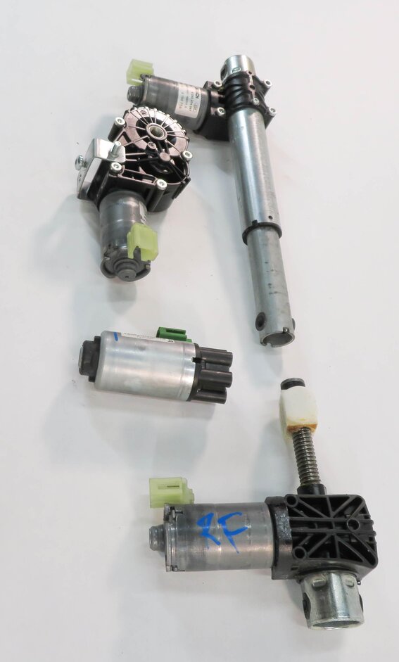 Thumbnail 4: 2011 BMW 535i (F10) RIGHT FRONT PASSENGER POWER SEAT ADJUSTMENT MOTOR SET-4