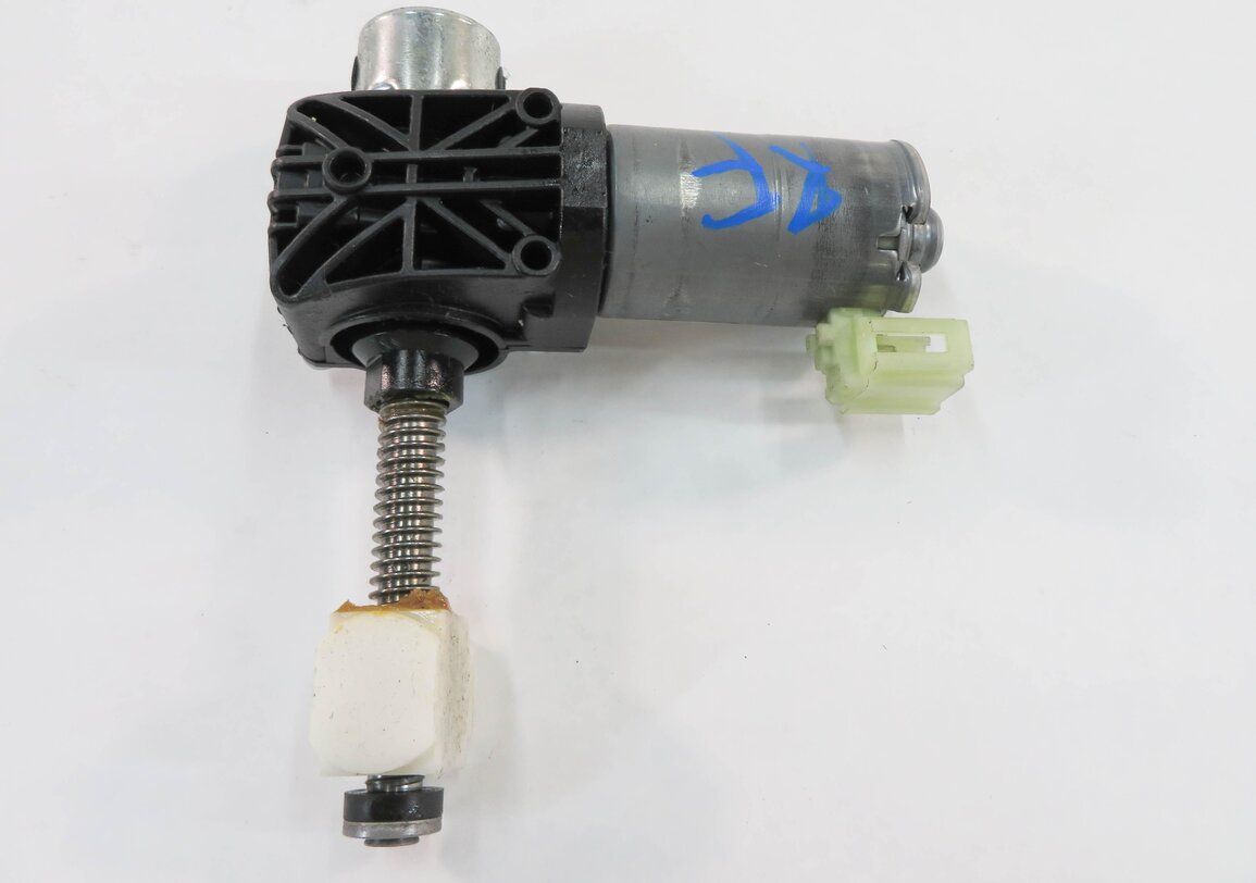 Thumbnail 7: 2011 BMW 535i (F10) RIGHT FRONT PASSENGER POWER SEAT ADJUSTMENT MOTOR SET-4