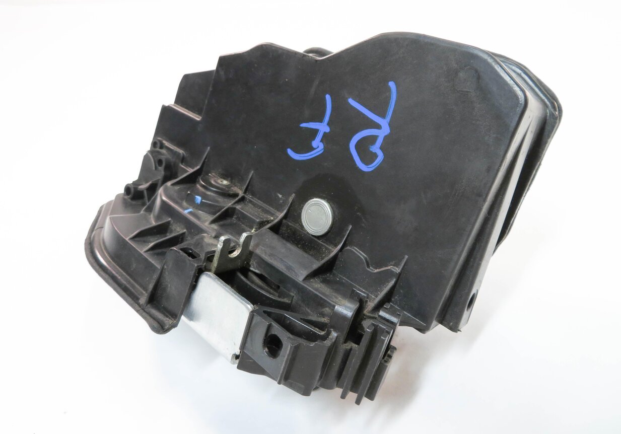 Thumbnail 1: 2009-2018 BMW 1/2/3/4/5/7/X1 X3 X4 (E87 E90 F01 F10) RIGHT FRONT DOOR LOCK LATCH