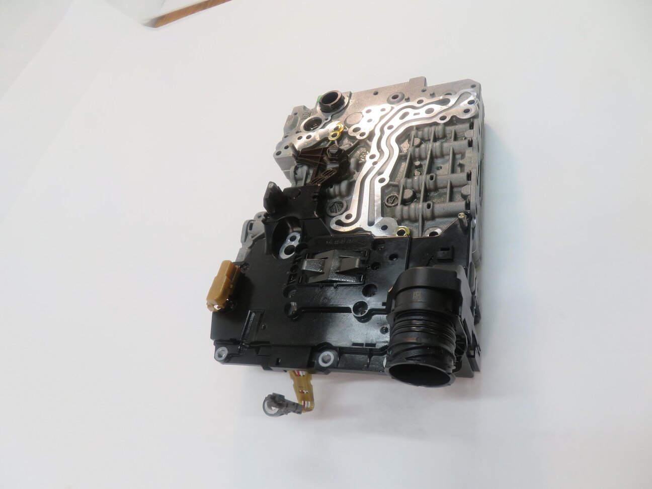 Thumbnail 2: 2010-2011 BMW 535i 535iGT (F07 F10) 8HP45 - AUTOMATIC TRANSMISSION VALVE BODY