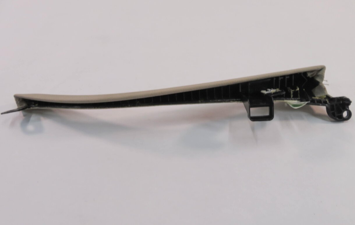 Thumbnail 6: 2011 BMW 535i (F10) FRONT CENTER CONSOLE EDGE TRIM (OYSTER LEATHER NACX)