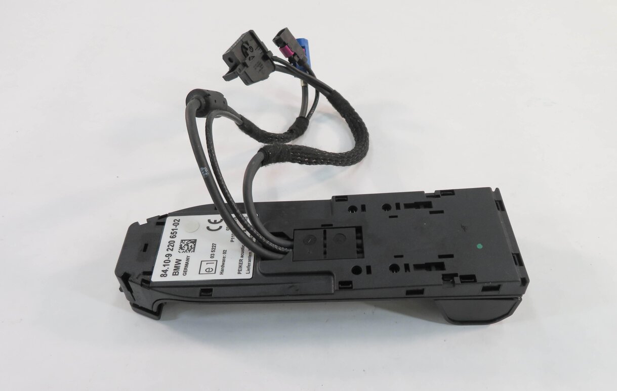 Thumbnail 5: 2011 BMW 535i (F10) FRONT CENTER CONSOLE SNAP IN PHONE CRADLE