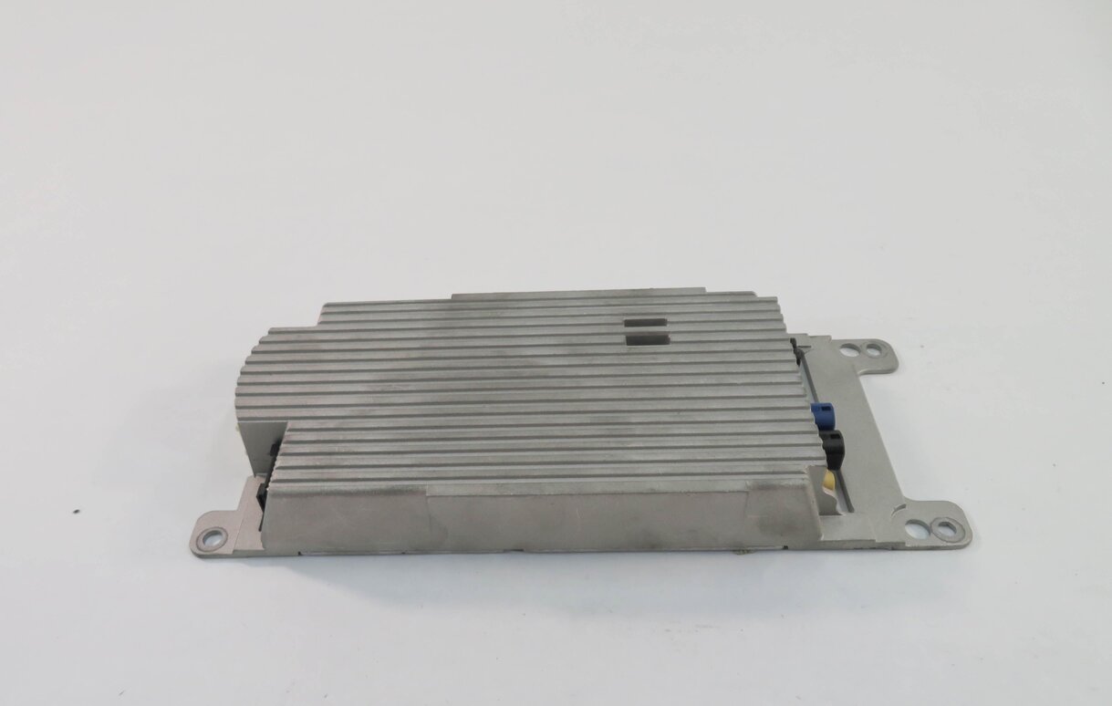 Thumbnail 4: 2012 BMW 535i (F10) BLUETOOTH TELEMATICS COMMUNICATION COMBOX CONTROL MODULE