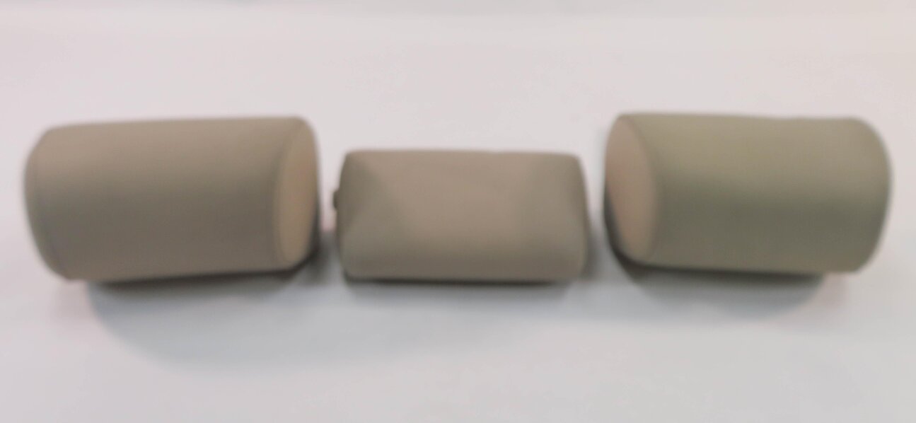 Thumbnail 3: 2012 BMW 535i (F10) REAR - LEFT / CENTER / RIGHT - HEADREST SET (OYSTER LEATHER)