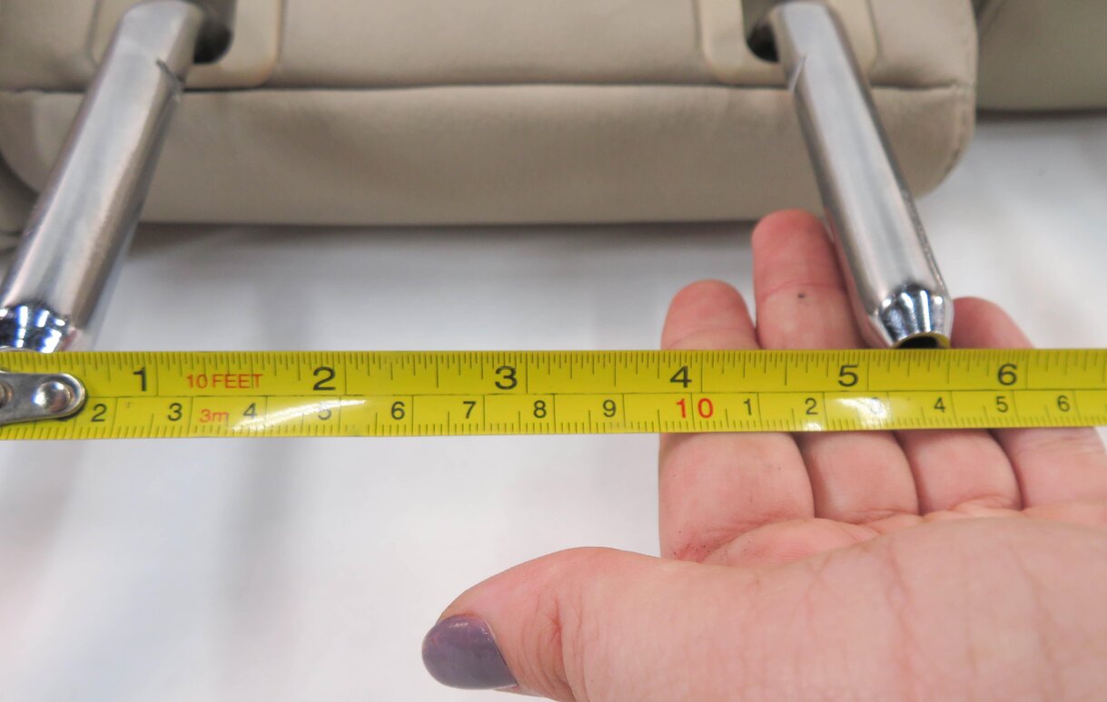Thumbnail 9: 2012 BMW 535i (F10) REAR - LEFT / CENTER / RIGHT - HEADREST SET (OYSTER LEATHER)