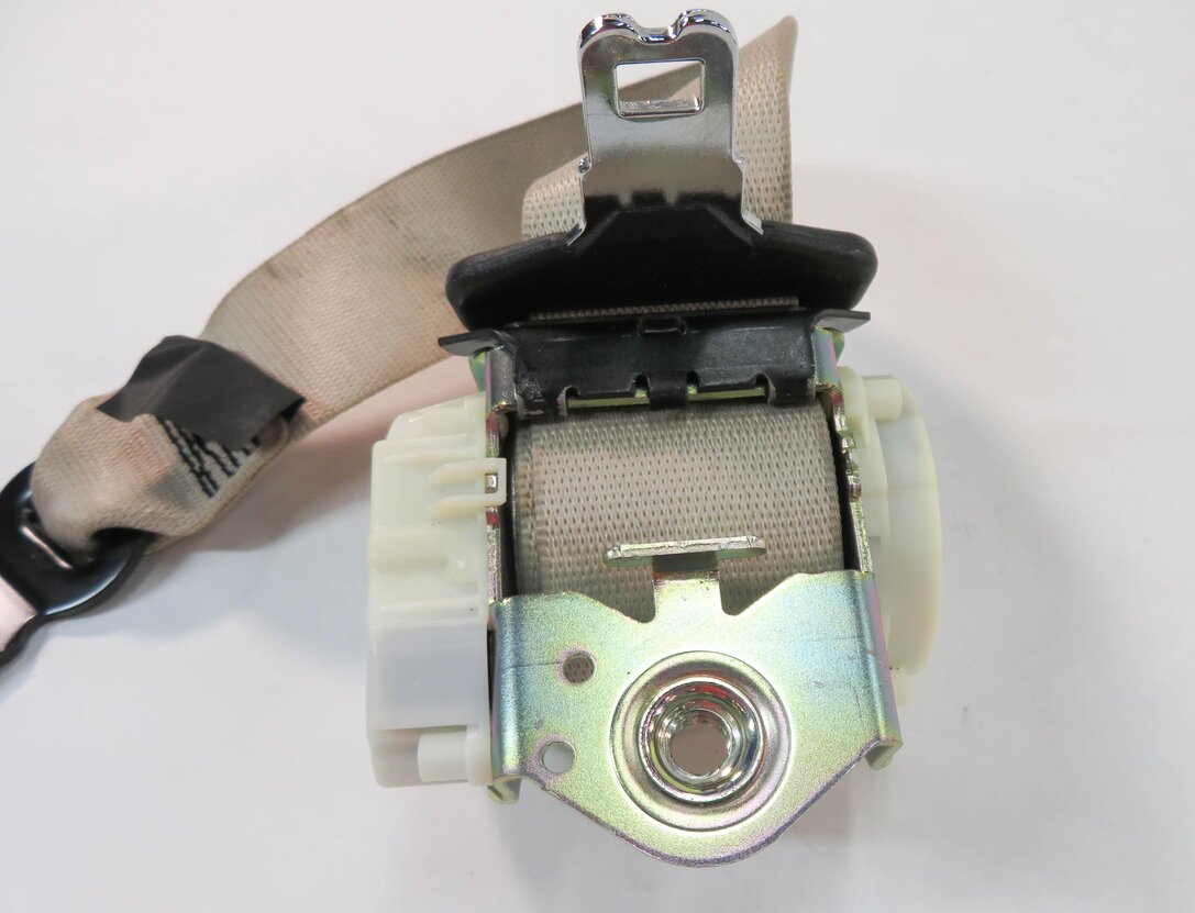 Thumbnail 5: 2011 BMW 535i (F10) REAR - LEFT / CENTER / RIGHT - SEATBELT RETRACTOR SET OYSTER