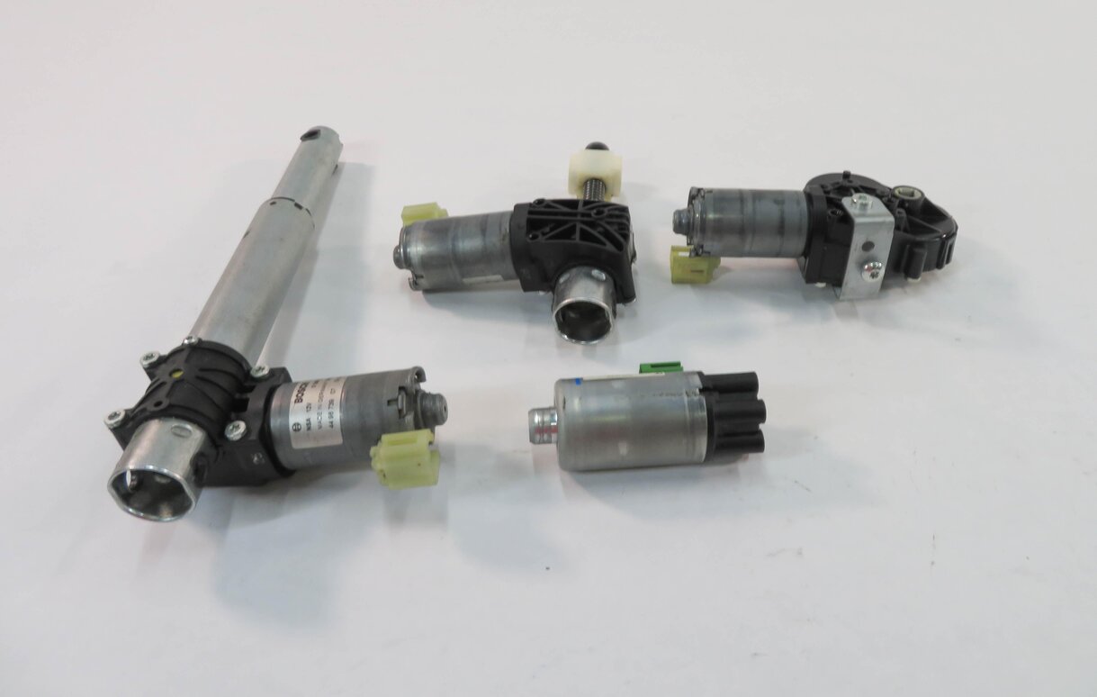 Thumbnail 2: 2012 BMW 535i (F10) RIGHT FRONT PASSENGER POWER SEAT ADJUSTMENT MOTOR SET-4