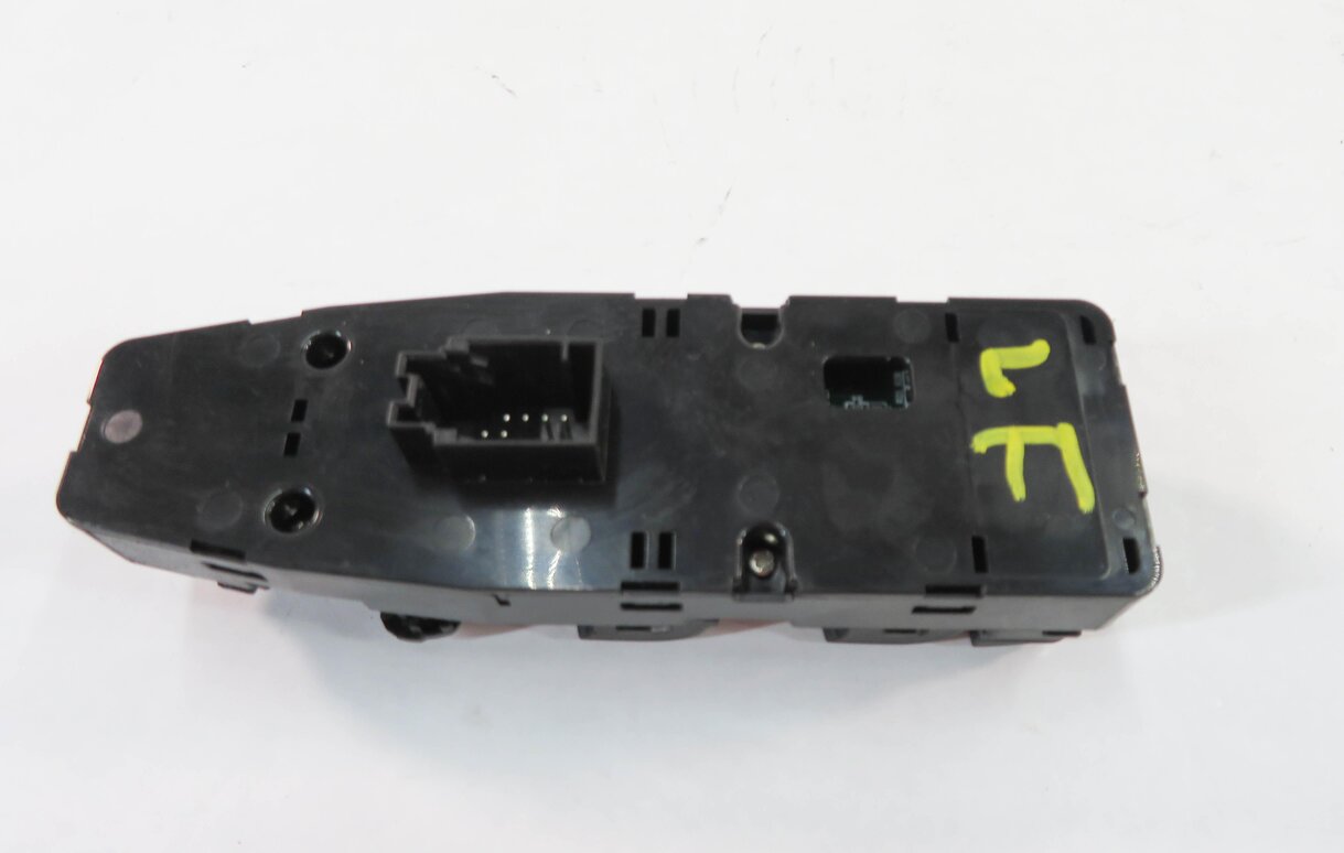 Thumbnail 5: 10-19 BMW 528i 535i 550i 640i M5 M6 - LEFT DRIVER P-FOLD WINDOW SWITCH w/ SHADE