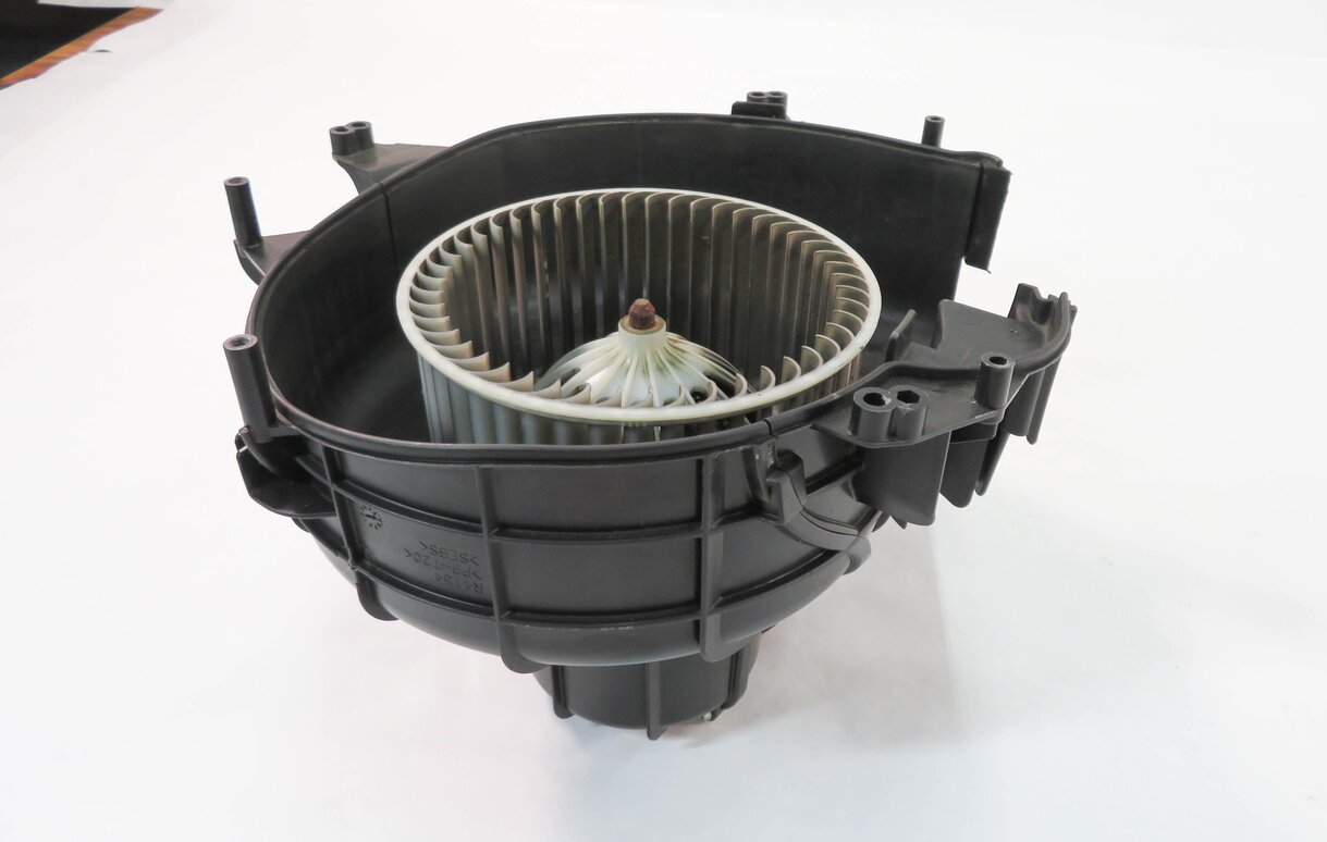 Thumbnail 3: 09-18 BMW 528i 535i 550i 640i 740i 750i 760i (F01 F10) HEATER A/C BLOWER MOTOR