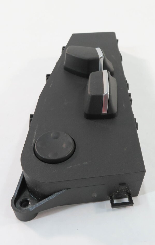 Thumbnail 4: 2011 BMW 535i (F10) LEFT FRONT DRIVER POWER SEAT ADJUSTMENT SWITCH BUTTON