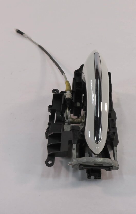 Thumbnail 2: 09-18 BMW 528i 535i 550i 740i 750i 760i RIGHT FRONT COMFORT DOOR HANDLE (WHITE)