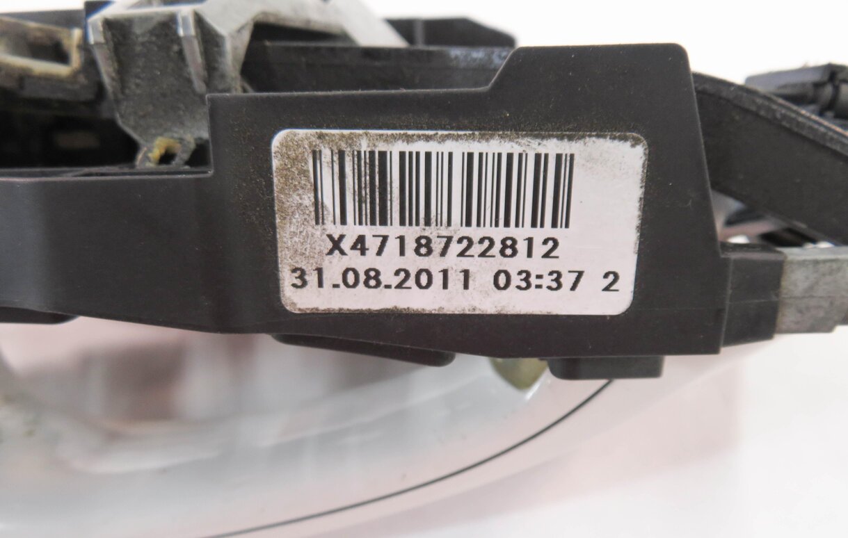 Thumbnail 7: 09-18 BMW 528i 535i 550i 740i 750i 760i RIGHT FRONT COMFORT DOOR HANDLE (WHITE)