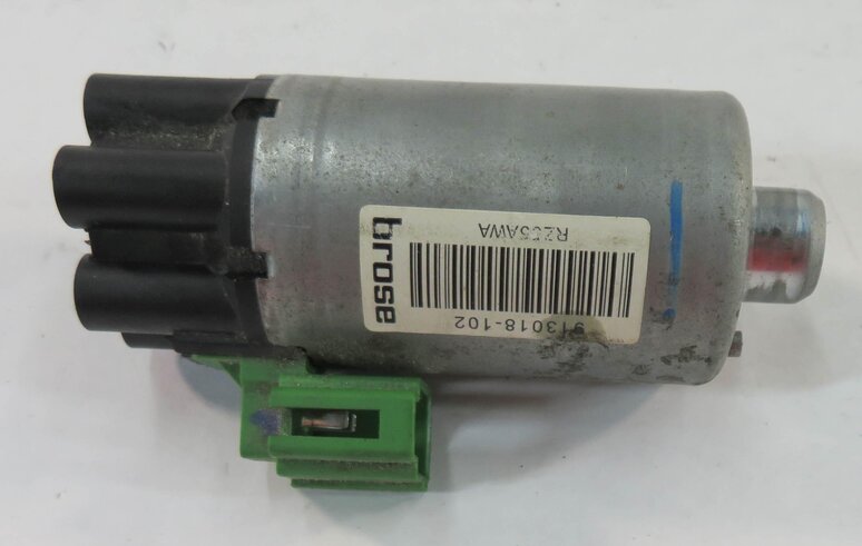 Thumbnail 2: 2012 BMW 535i (F10) LEFT FRONT DRIVER POWER SEAT ADJUSTMENT MOTOR SET-4