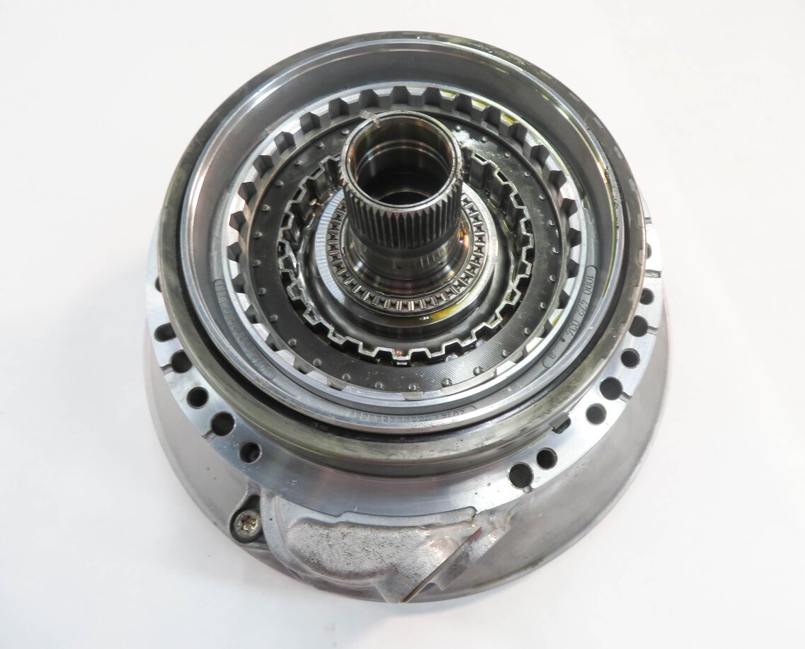 Thumbnail 2: 2014-2018 BMW 328i (F30) 2.0L N47T DIESEL - 8HP-45 A/T TRANSMISSION OIL PUMP