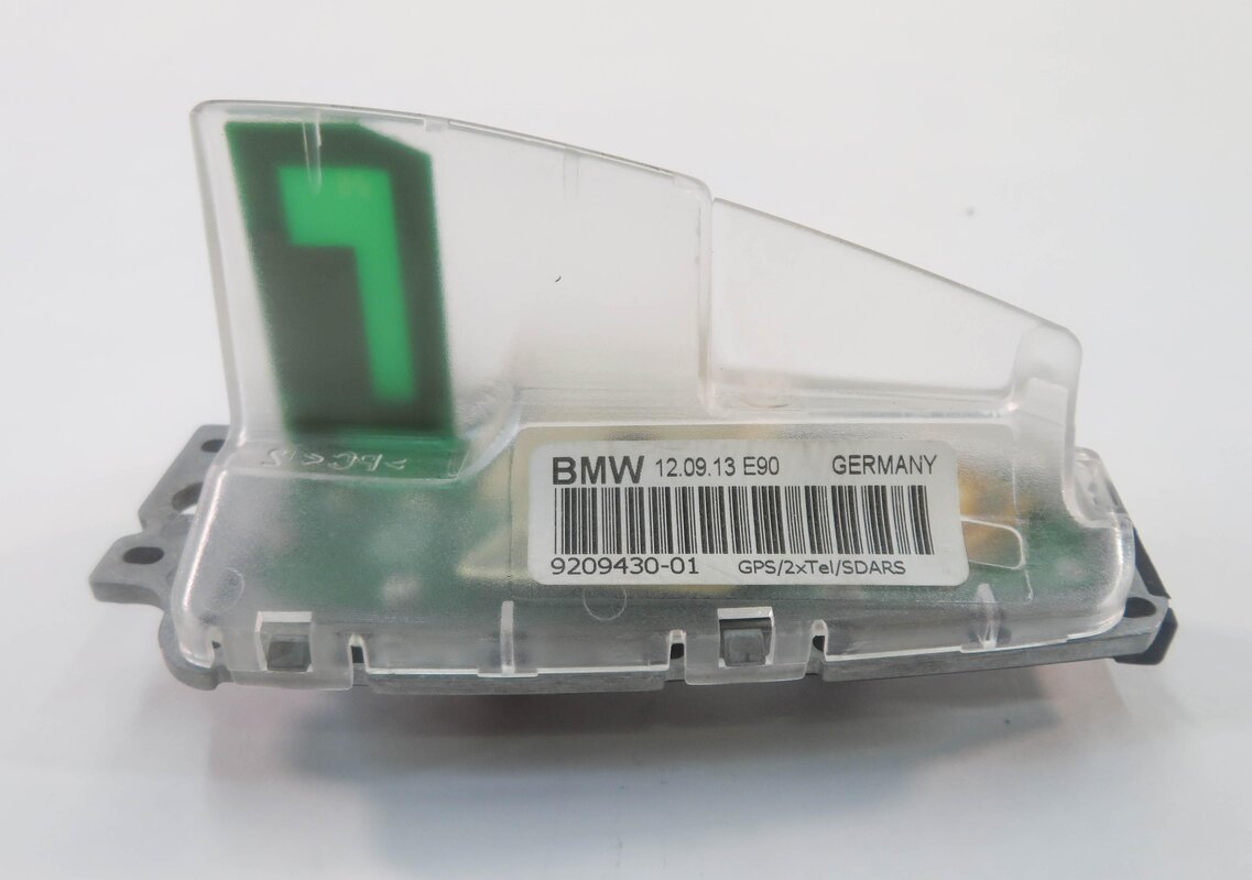 Thumbnail 2: 2014 BMW 328i (F30) RADIO STEREO SHARK FIN ANTENNA MODULE
