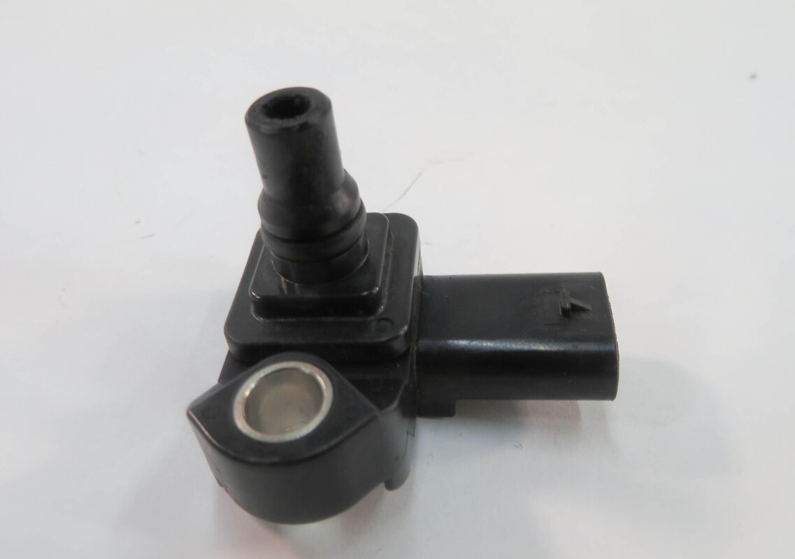 Thumbnail 6: 2014 BMW 328i (F30) 2.0L N47T TURBO DIESEL ENGINE - MAP SENSOR