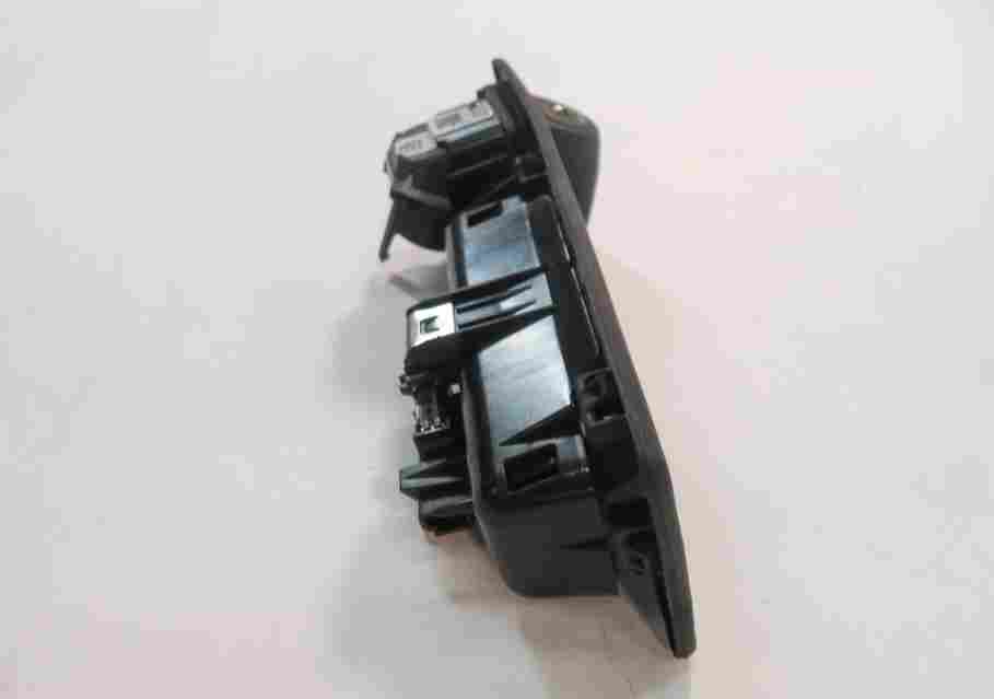 Thumbnail 5: 09-18 BMW 2 3 4 5 7 M5 X3 X5 X6 (F01 F07 F10 F15) REARVIEW CAMERA & TRUNK HANDLE