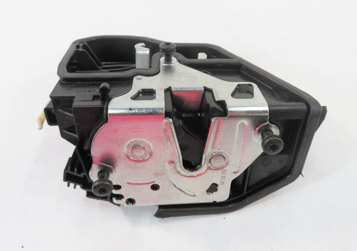 Thumbnail 4: 2010-2018 BMW E90 F30 F32 E60 F10 F01 F25 F26 E70 E71 RIGHT SIDE REAR DOOR LATCH