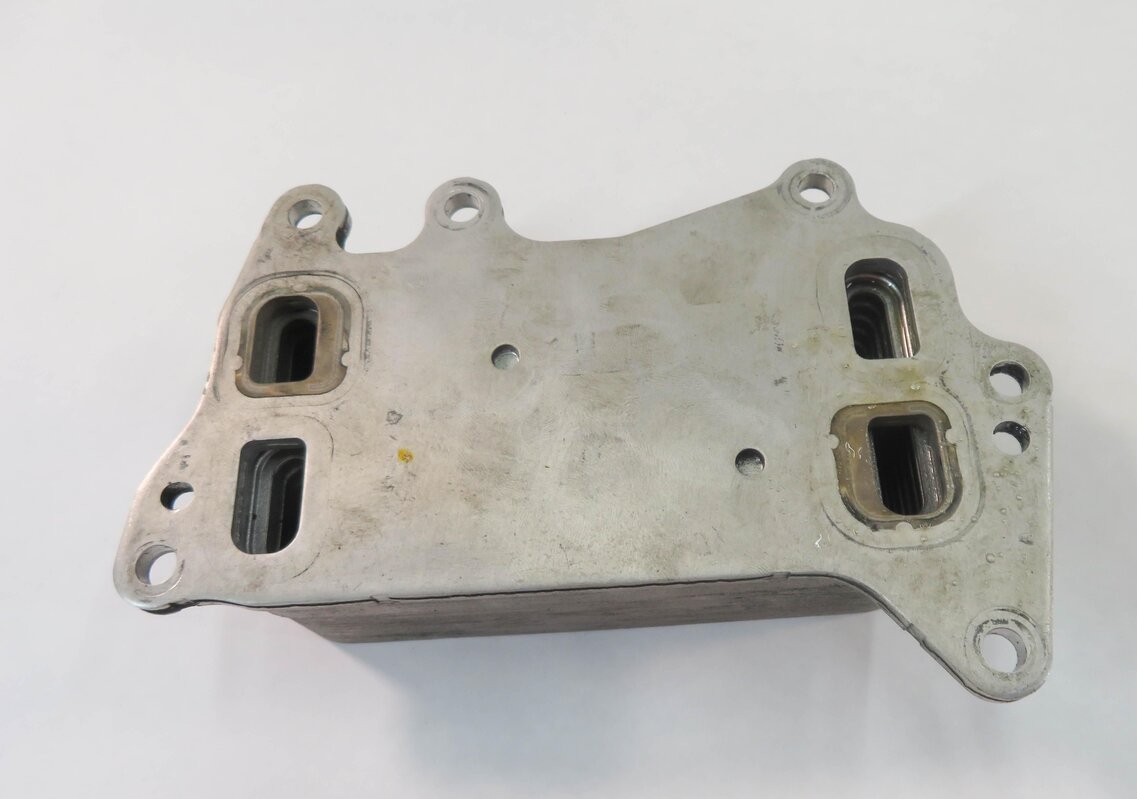 Thumbnail 2: 2014-2018 BMW 328i X3 (F25 F30) 2.0L N47T DIESEL ENGINE OIL COOLER