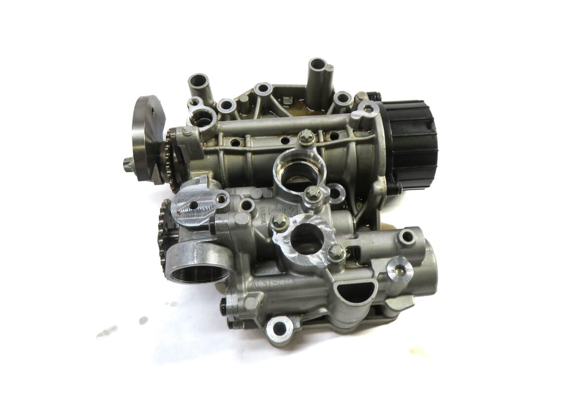Thumbnail 2: 2012 PORSCHE PANAMERA (970) 3.6L M46 ENGINE OIL PUMP 94610701323