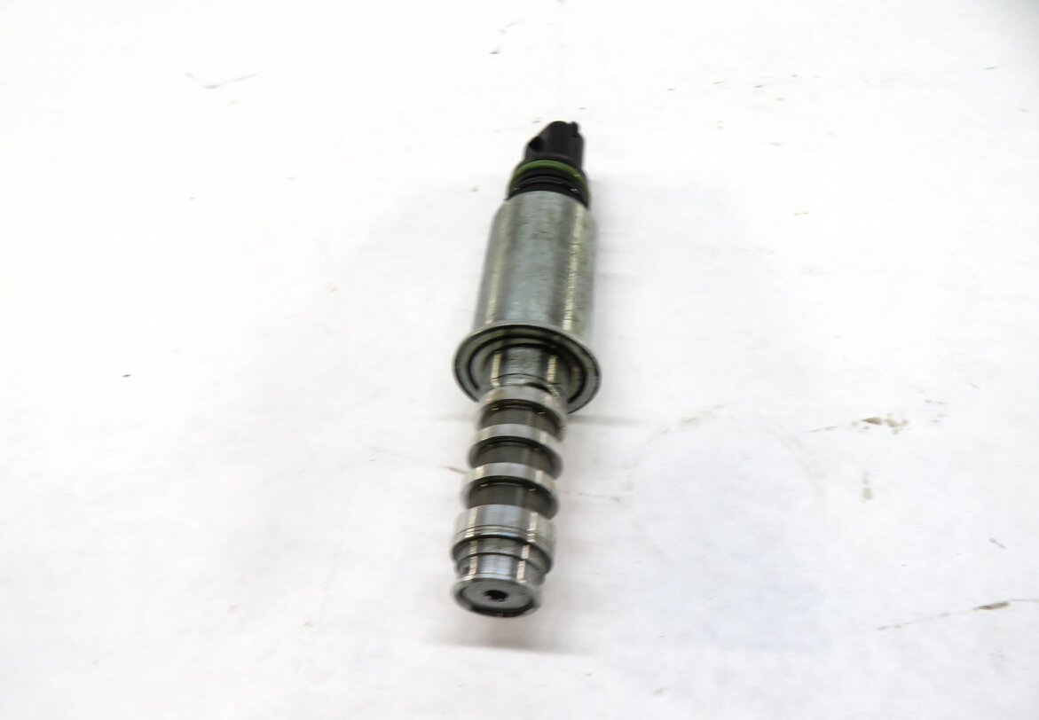 Thumbnail 3: 2012 PORSCHE PANAMERA (970) 3.6L M46 ENGINE OIL PUMP SOLENOID 94810711322