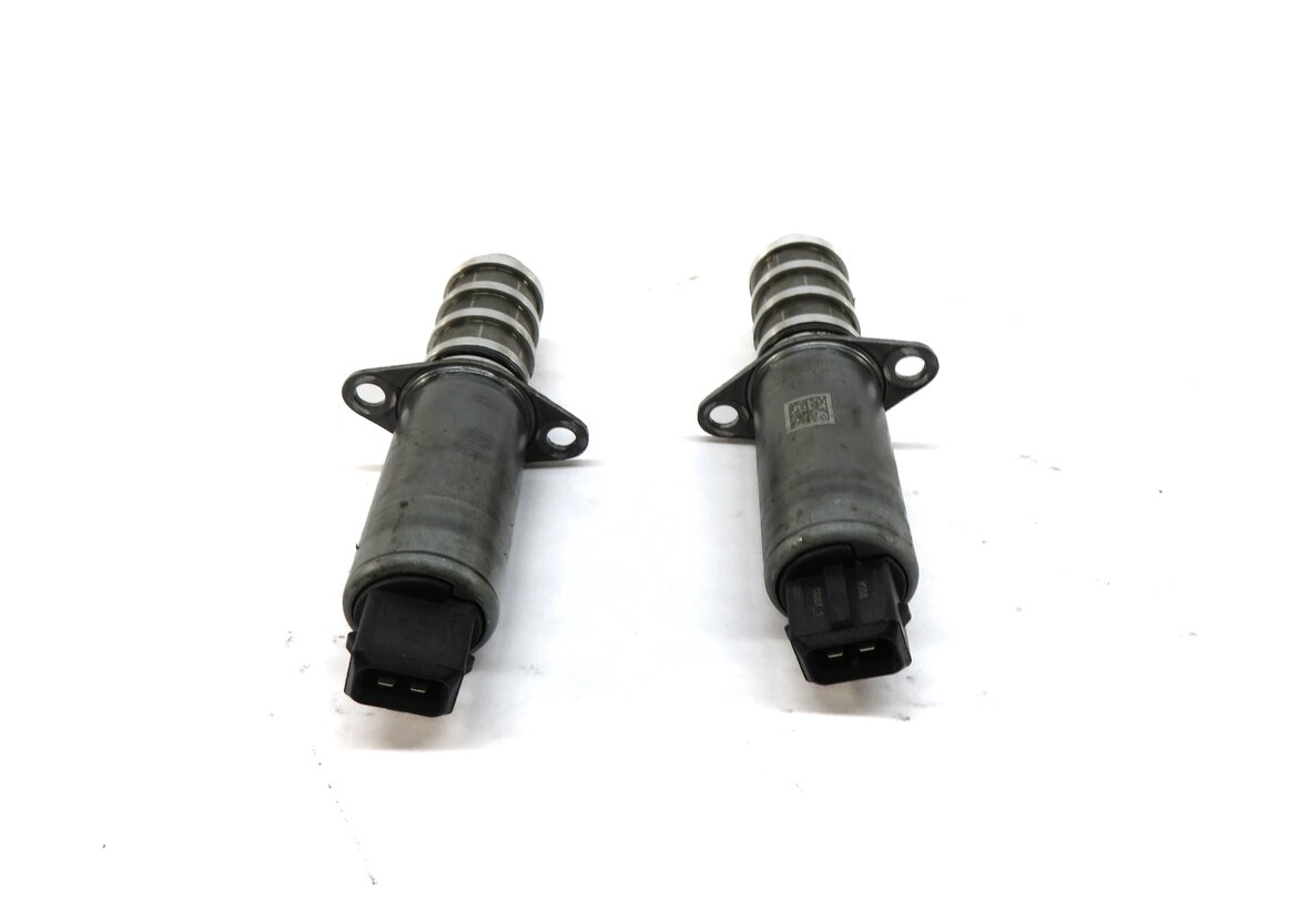 Thumbnail 2: 2012 PORSCHE PANAMERA (970) 3.6L M46 ENGINE VVT SOLENOID SET 2 94810530407
