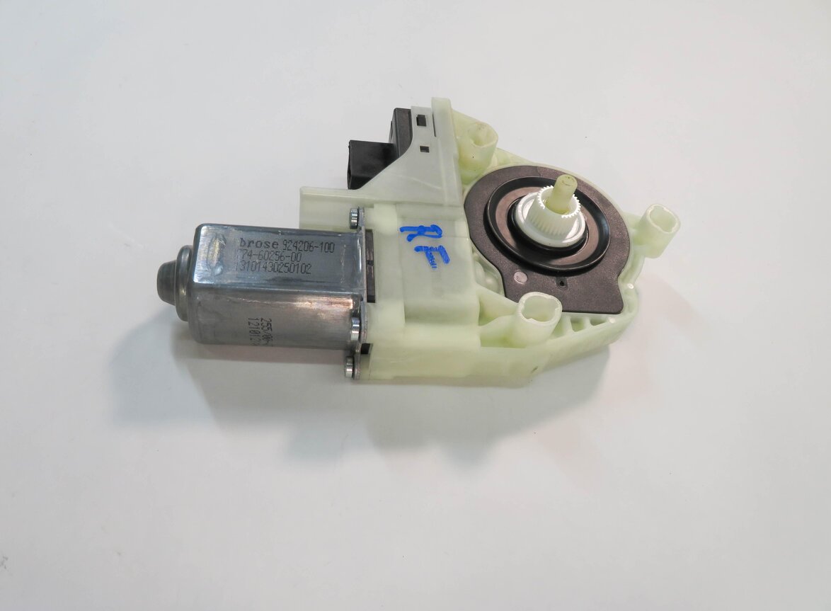 Thumbnail 4: 2010-2016 PORSCHE PANAMERA (970 G1) RIGHT SIDE WINDOW MOTOR (FITS FRONT & REAR)