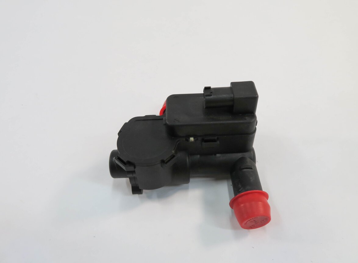Thumbnail 2: 2012 PORSCHE PANAMERA (970 G1) 3.6L M46 ENGINE - AUX AUXILIARY WATER PUMP