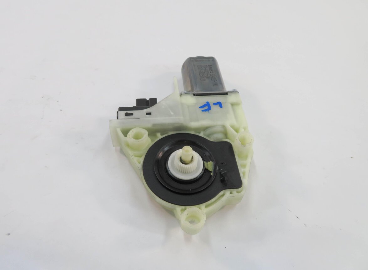 Thumbnail 3: 2010-2016 PORSCHE PANAMERA (970 G1) LEFT DRIVER WINDOW MOTOR (FITS FRONT & REAR)