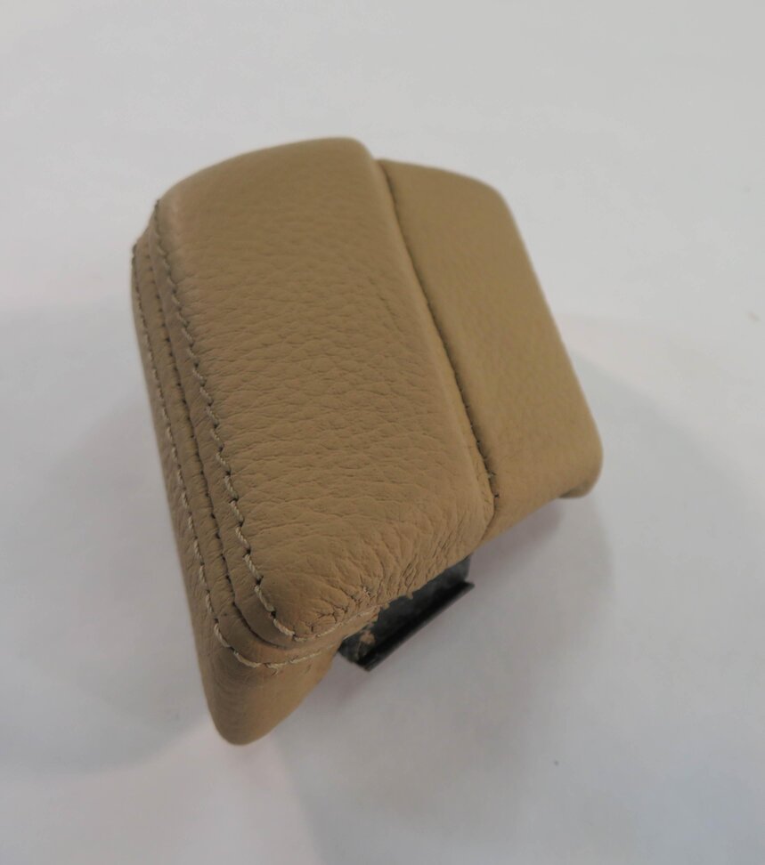 Thumbnail 7: 2012 PORSCHE PANAMERA (970 G1) LEFT REAR DOOR ARMREST TRIM EXTENSION (BEIGE)