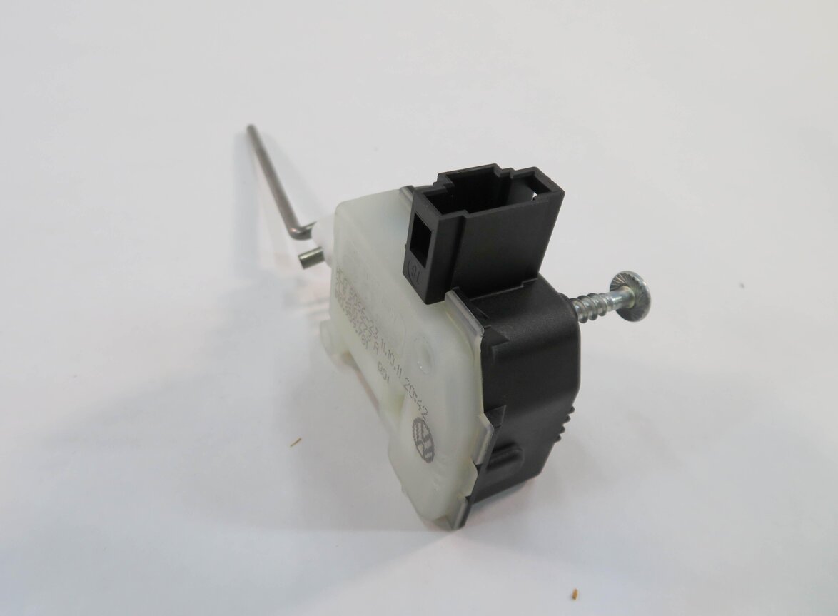 Thumbnail 2: 2012 PORSCHE PANAMERA (970 G1) FUEL TANK DOOR ACTUATOR SERVO MOTOR