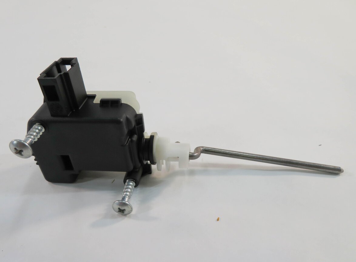 Thumbnail 4: 2012 PORSCHE PANAMERA (970 G1) FUEL TANK DOOR ACTUATOR SERVO MOTOR