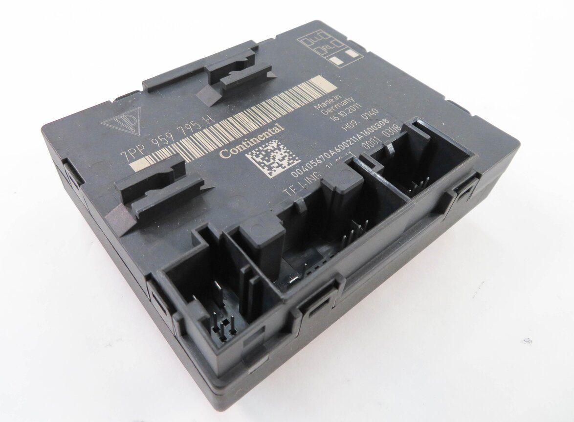 2012 PORSCHE PANAMERA (970 G1) LEFT REAR DOOR CONTROL MODULE