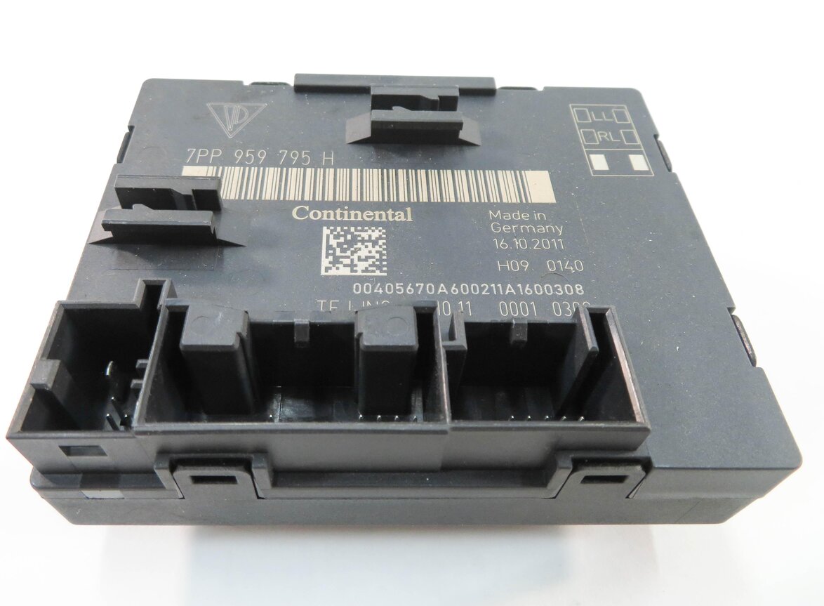 Thumbnail 2: 2012 PORSCHE PANAMERA (970 G1) LEFT REAR DOOR CONTROL MODULE