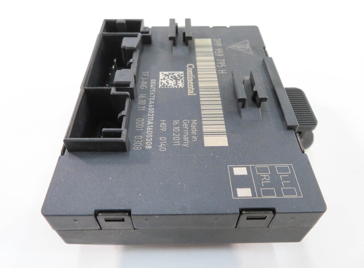 Thumbnail 3: 2012 PORSCHE PANAMERA (970 G1) LEFT REAR DOOR CONTROL MODULE