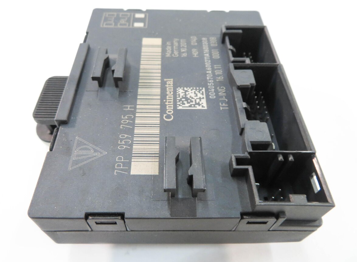 Thumbnail 5: 2012 PORSCHE PANAMERA (970 G1) LEFT REAR DOOR CONTROL MODULE