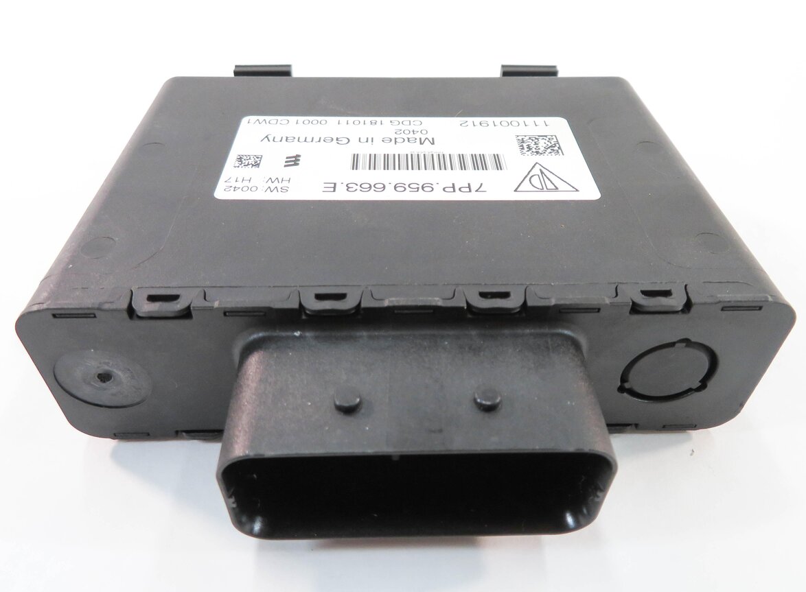 Thumbnail 2: 2012 PORSCHE PANAMERA (970 G1) VOLTAGE CONVERTER MODULE