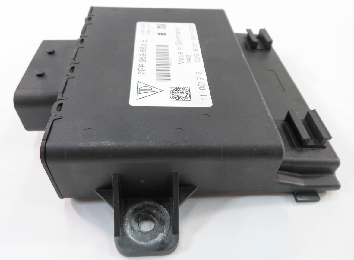 Thumbnail 3: 2012 PORSCHE PANAMERA (970 G1) VOLTAGE CONVERTER MODULE