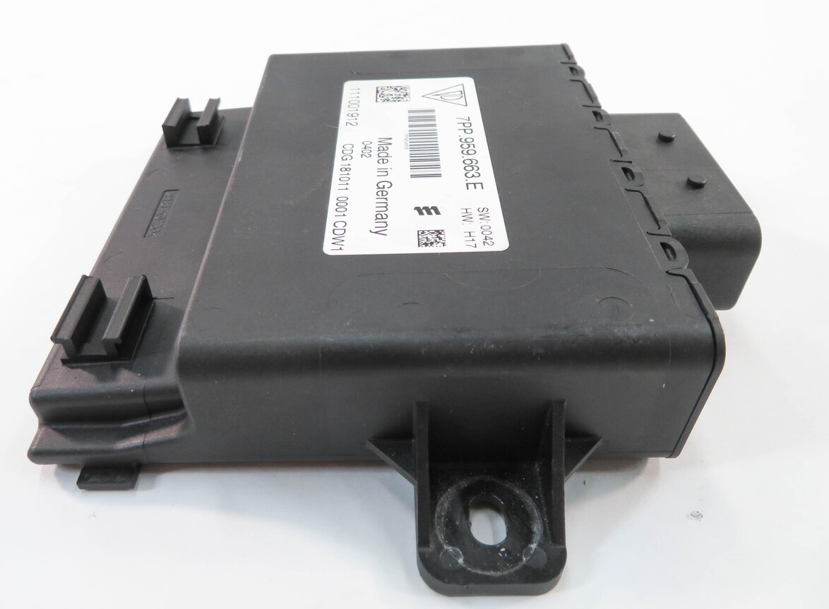 Thumbnail 5: 2012 PORSCHE PANAMERA (970 G1) VOLTAGE CONVERTER MODULE