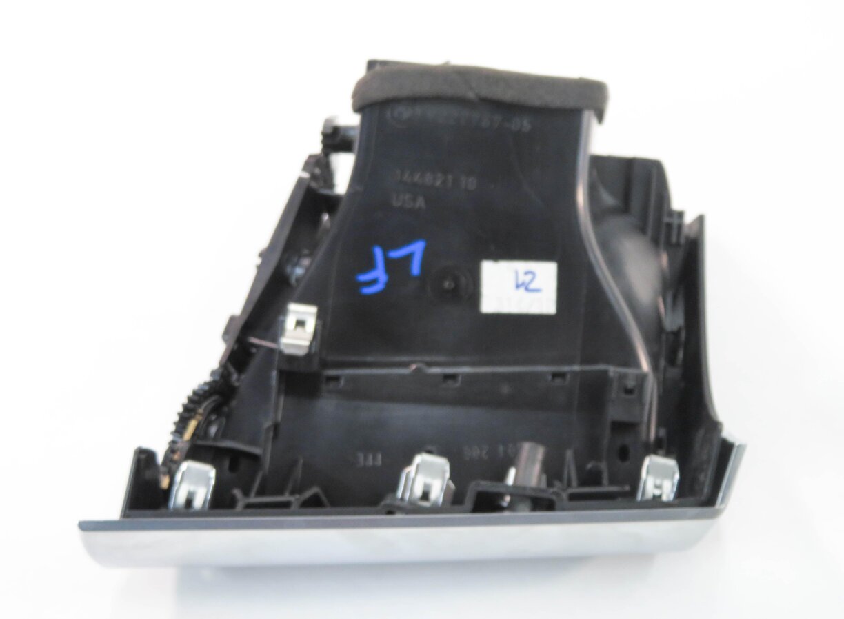 Thumbnail 6: 2013 BMW X5M ///M (E70) LEFT DRIVER DASH HEATER A/C AIR VENT