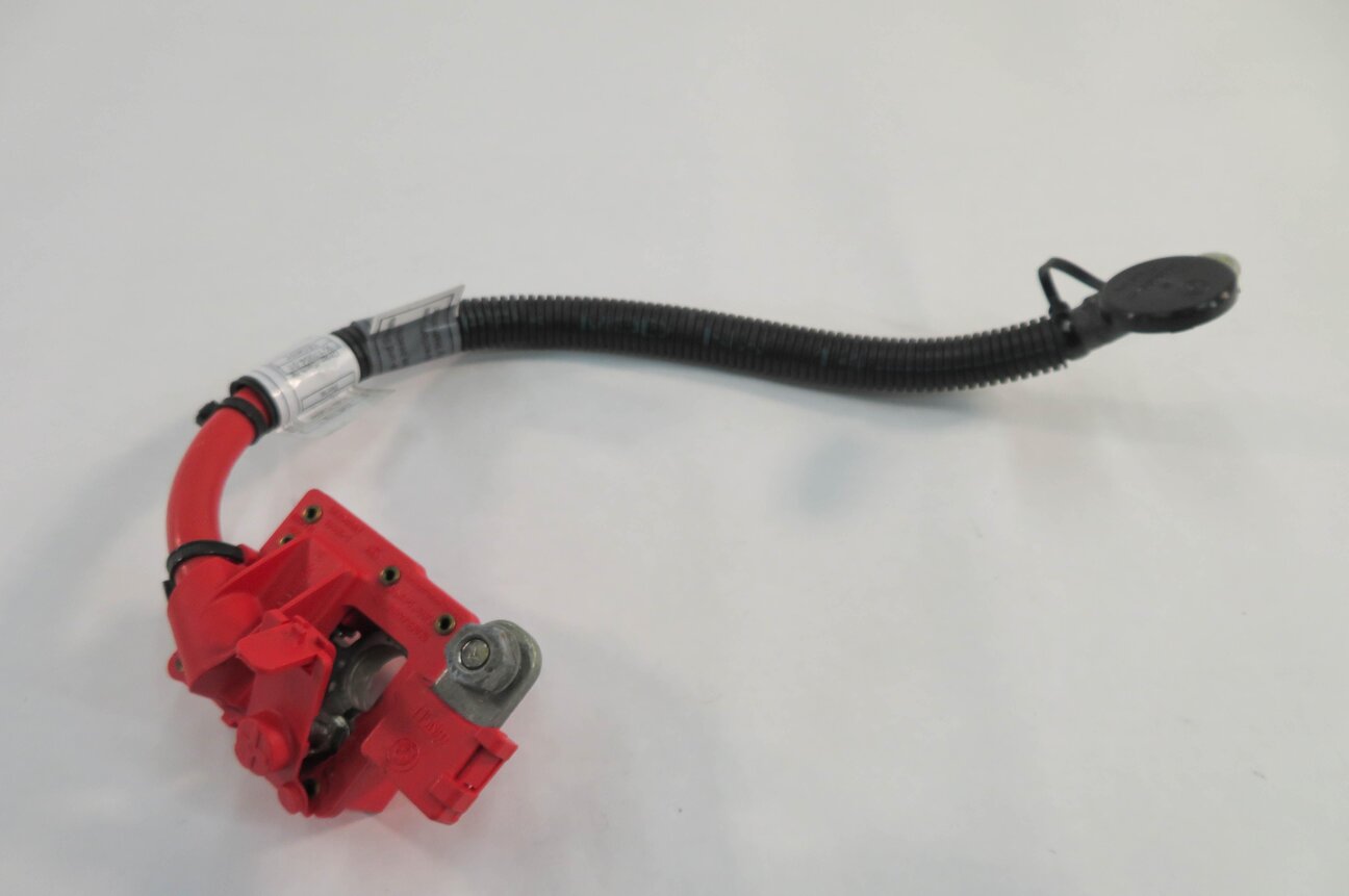 Thumbnail 2: 2013 BMW X5M ///M (E70) POSITIVE BATTERY CABLE SRS