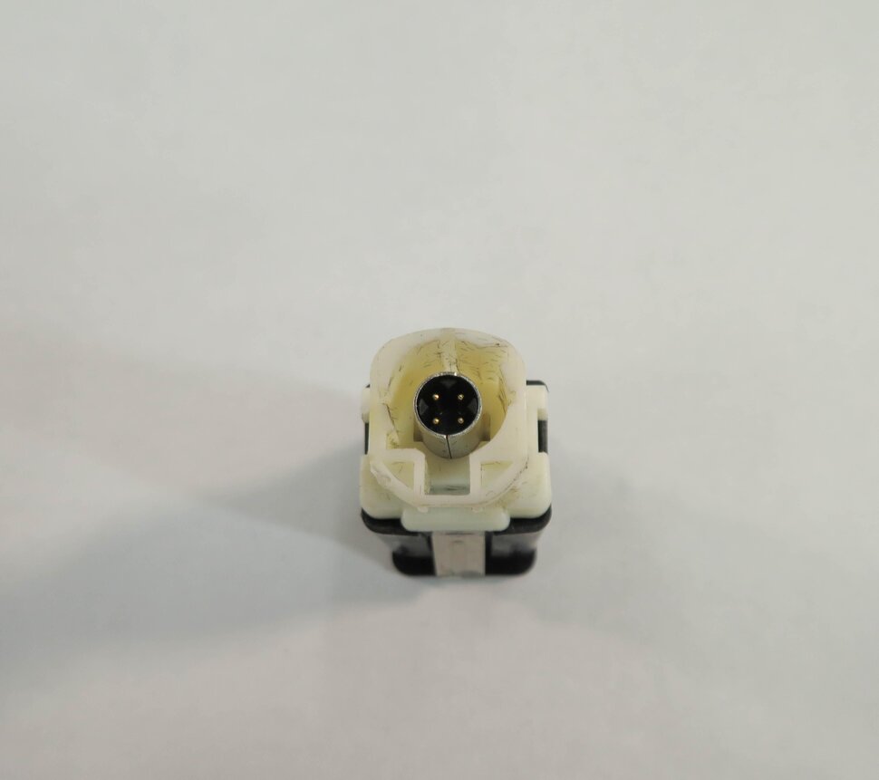 Thumbnail 5: 2013 BMW X5M ///M (E70) USB CHARGING PLUG PORT