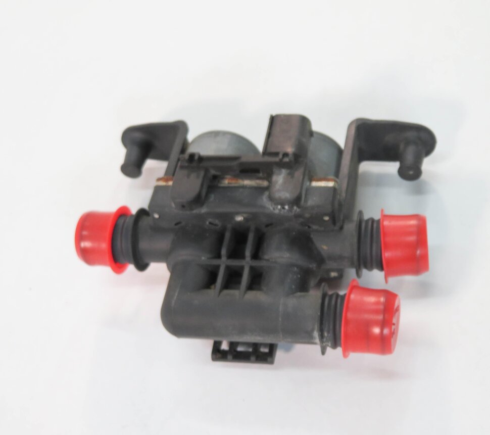 Thumbnail 2: 2013 BMW X5M ///M (E70) 4.4L S63 ENGINE - WATER HEATER CONTROL VALVE SOLENOID