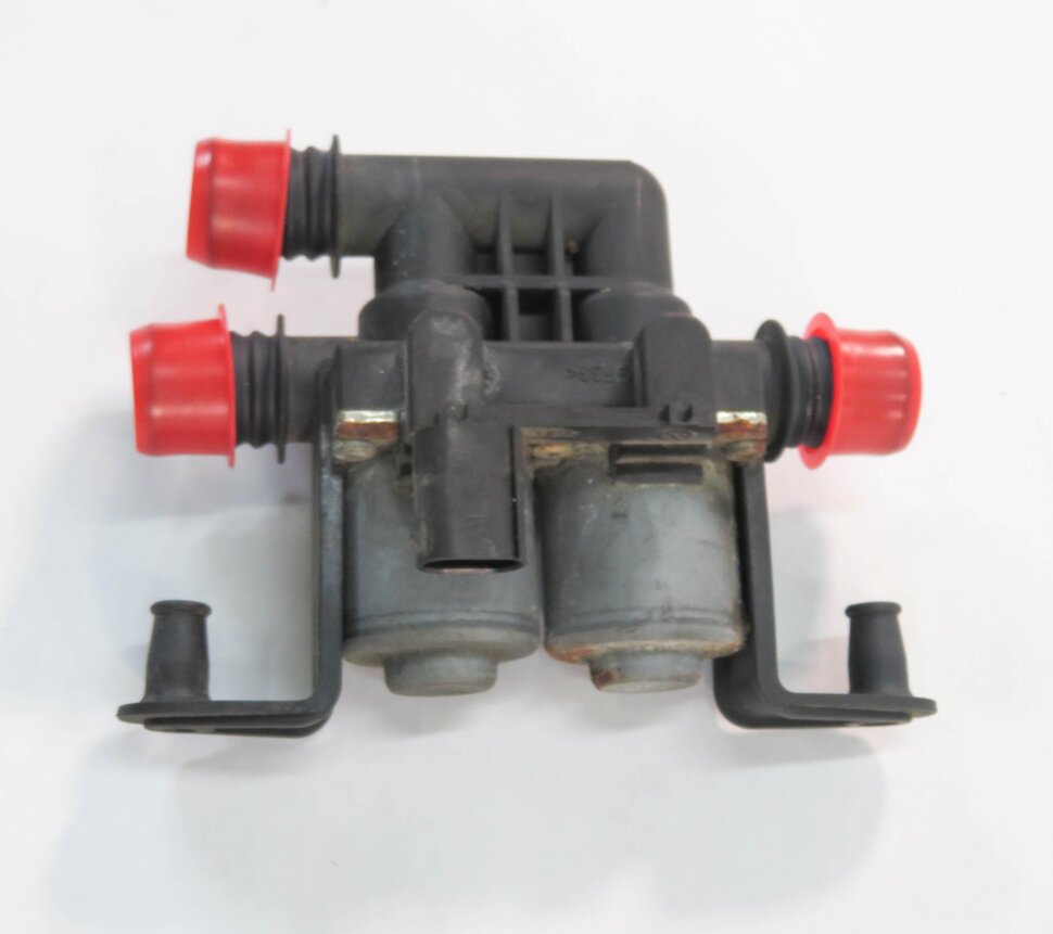 Thumbnail 3: 2013 BMW X5M ///M (E70) 4.4L S63 ENGINE - WATER HEATER CONTROL VALVE SOLENOID