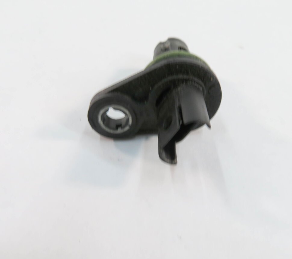 Thumbnail 6: 2013 BMW X5M ///M (E70) 4.4L S63 ENGINE - CAMSHAFT CAM POSITION SENSOR