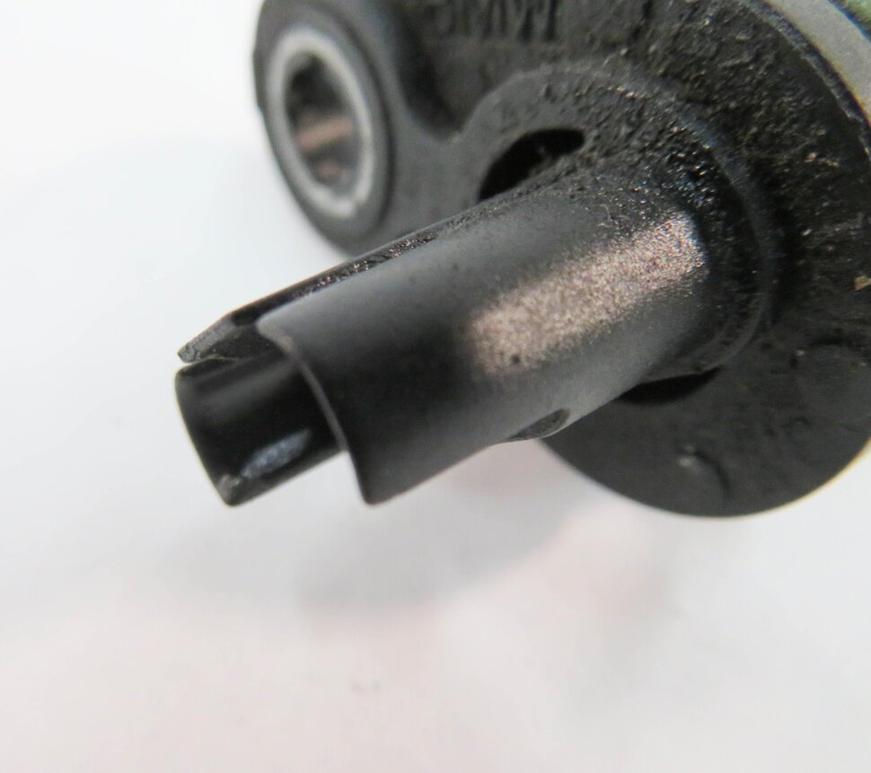 Thumbnail 7: 2013 BMW X5M ///M (E70) 4.4L S63 ENGINE - CAMSHAFT CAM POSITION SENSOR