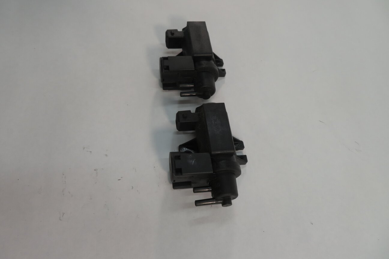 Thumbnail 3: 2013 BMW X5M ///M (E70) 4.4L S63 ENGINE - TURBOCHARGER PRESSURE CONVERTER SET-2