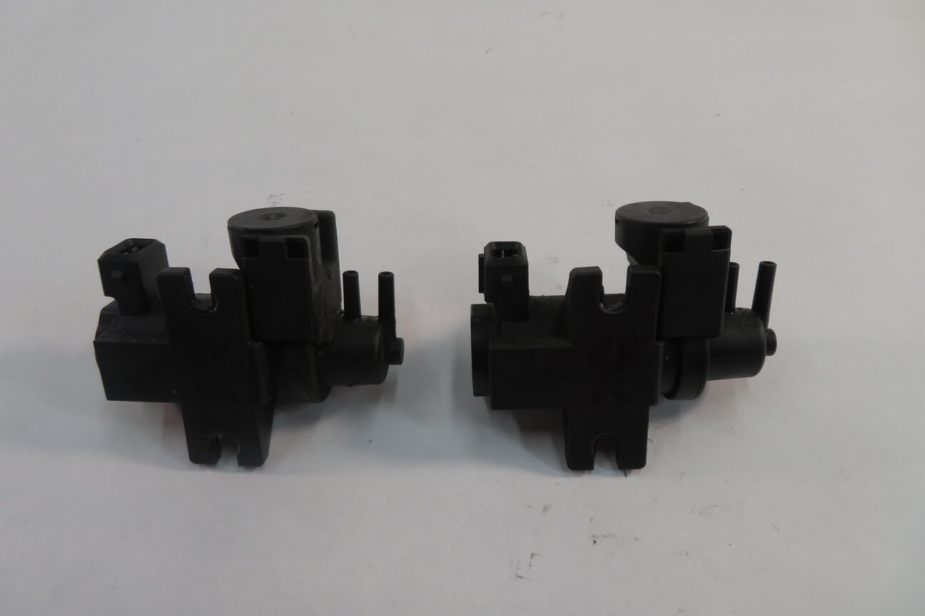 Thumbnail 4: 2013 BMW X5M ///M (E70) 4.4L S63 ENGINE - TURBOCHARGER PRESSURE CONVERTER SET-2